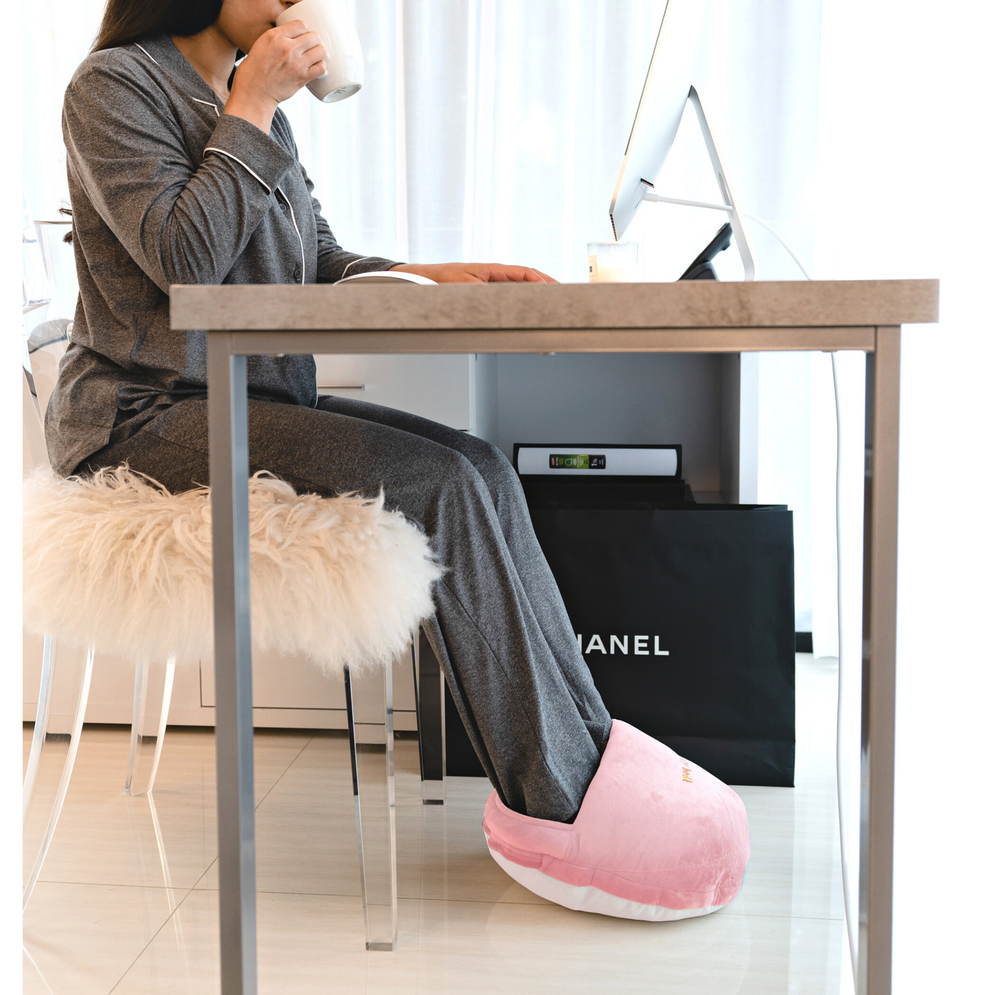 CozyFeet: Foldable 3D Under Desk Foot Warmer with Timer and Auto